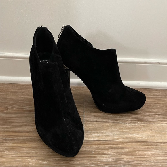 Black Bootie Heels - Picture 1 of 9